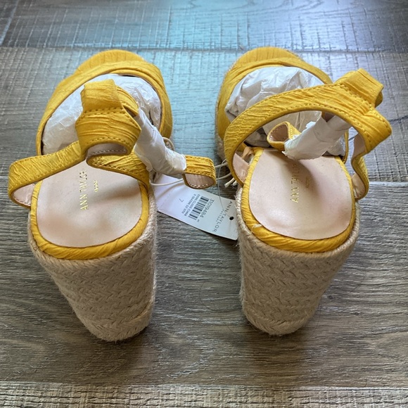 Ann Taylor Yellow Wedges - Picture 4 of 5